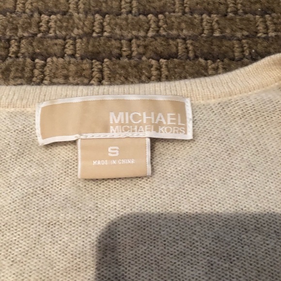 Cashmere V-Neck Sweater - Picture 5 of 6